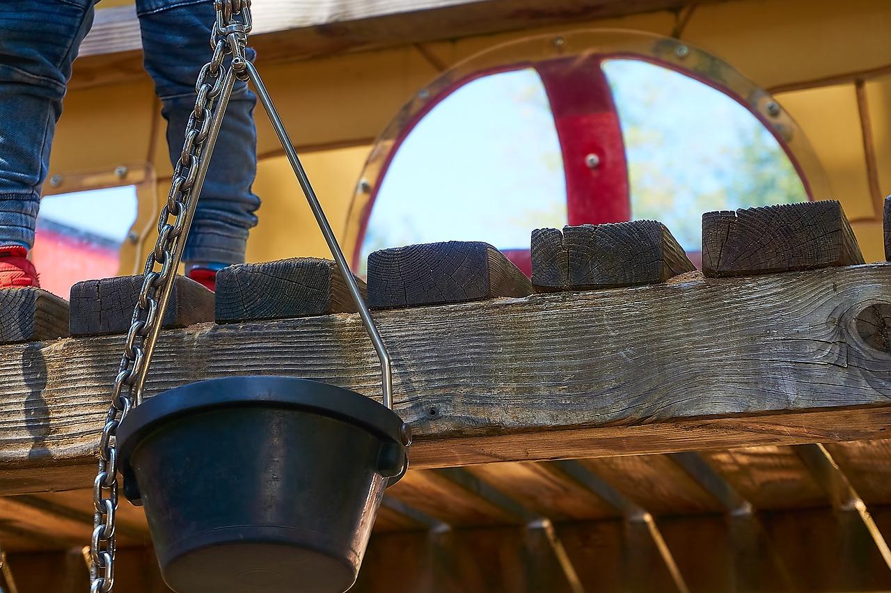 4. 防水防潮地板