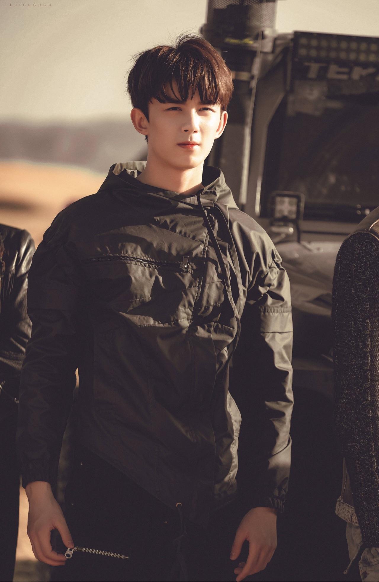 如何评价沙海中吴磊饰演的黎簇