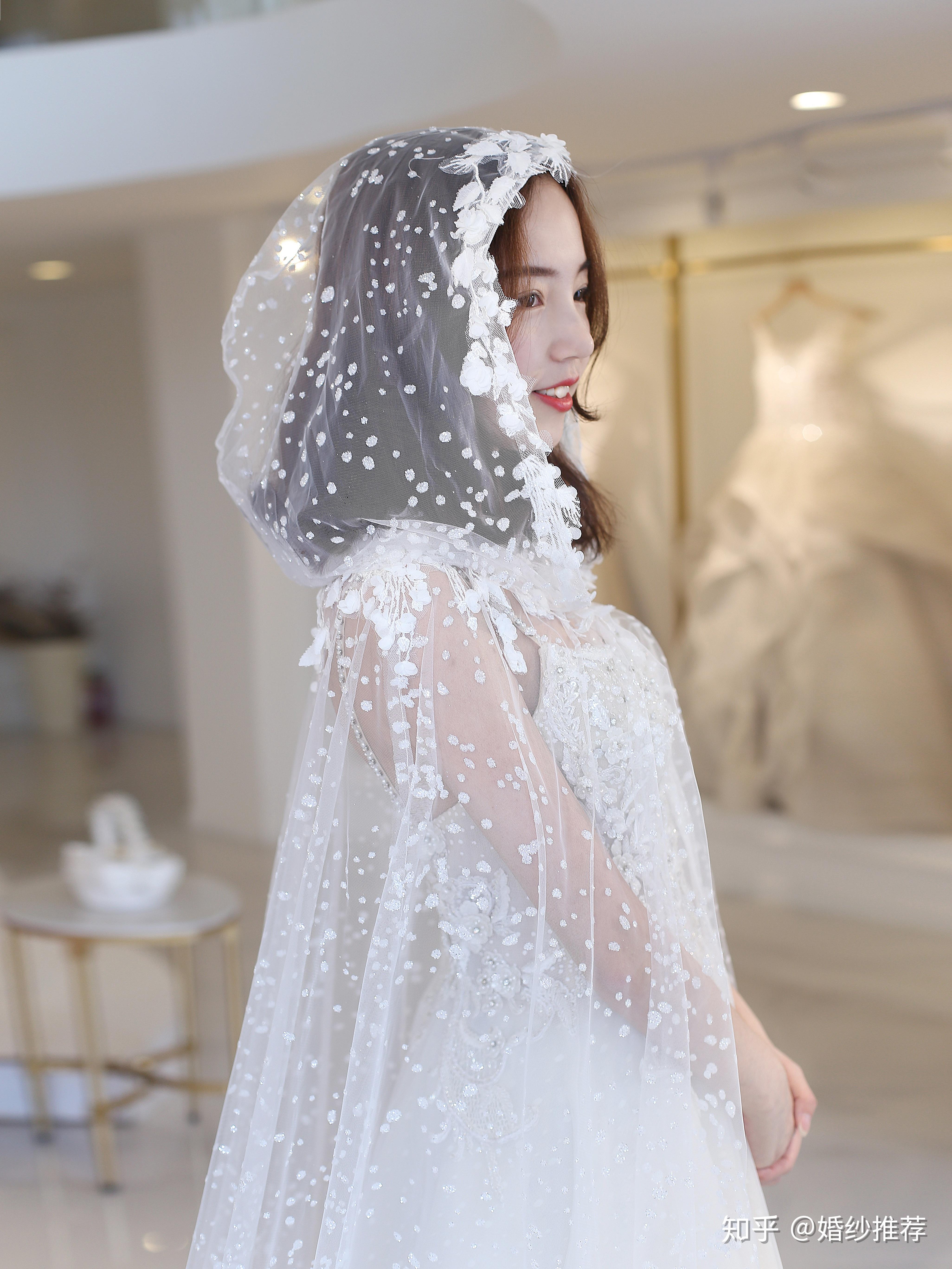 和其他女明星的婚纱比,谁的更好看?