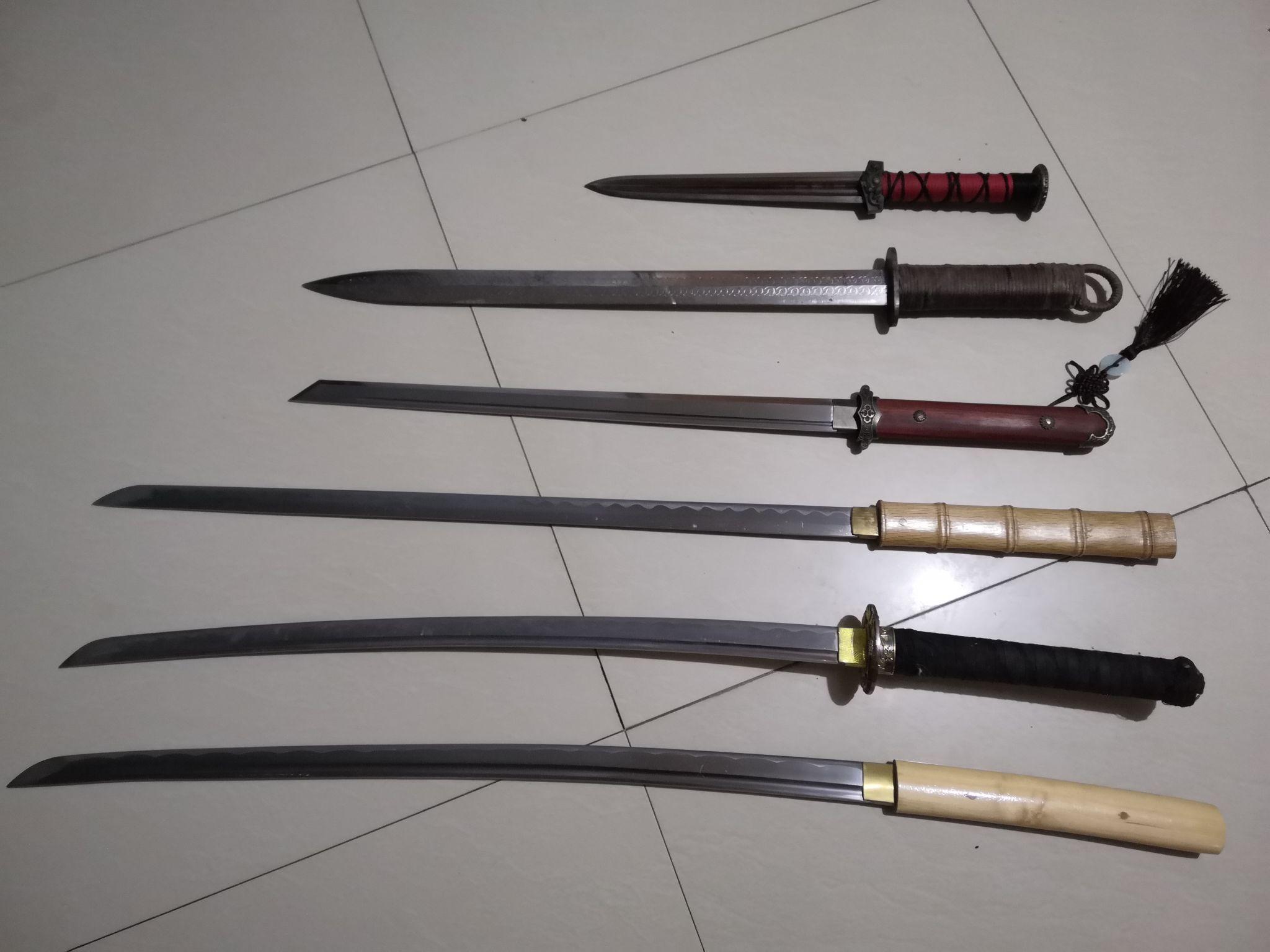 同样是1.2～1.4米的短矛与刀剑对决,谁更有优势?