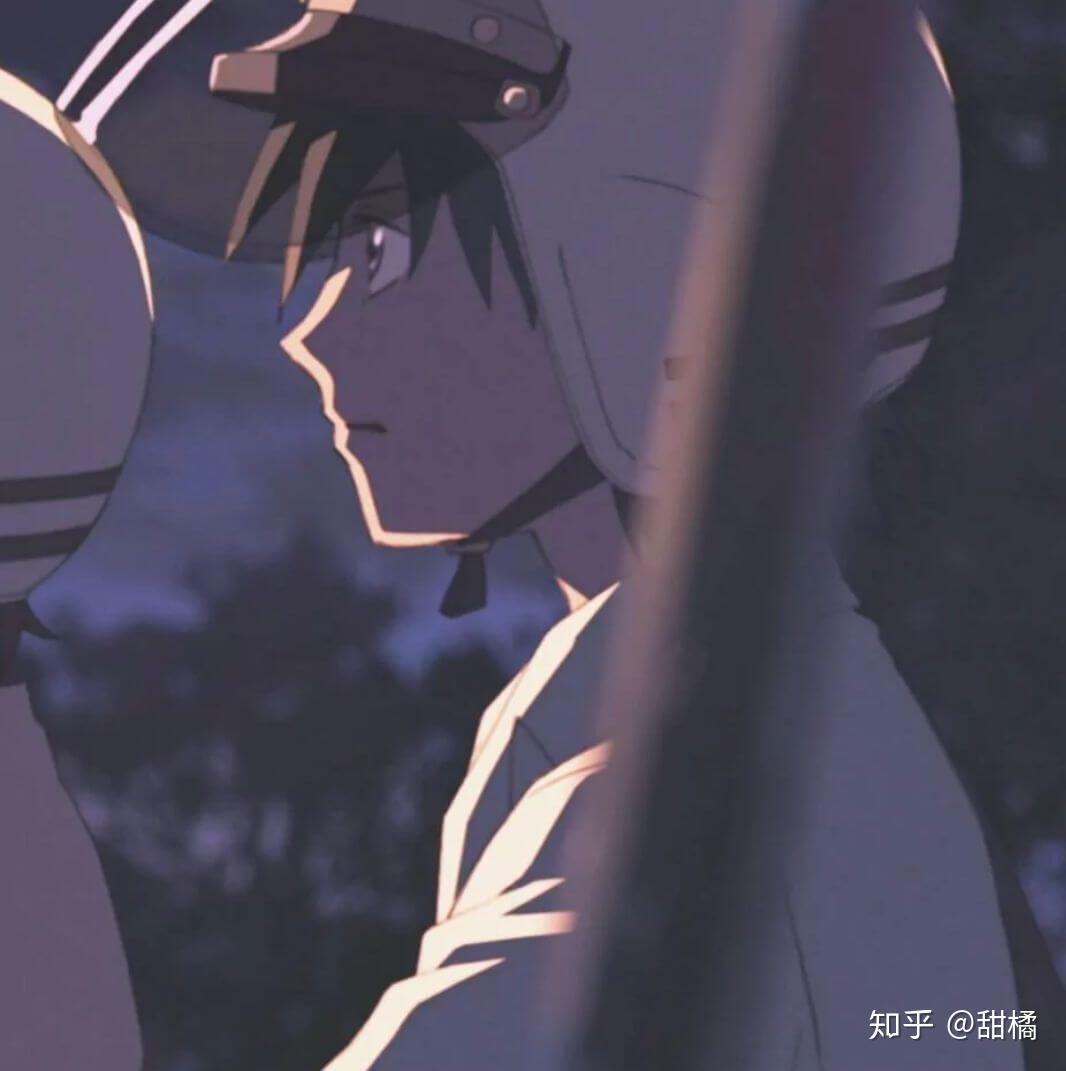 有没有骑摩托车或者带着头盔的动漫情侣头像