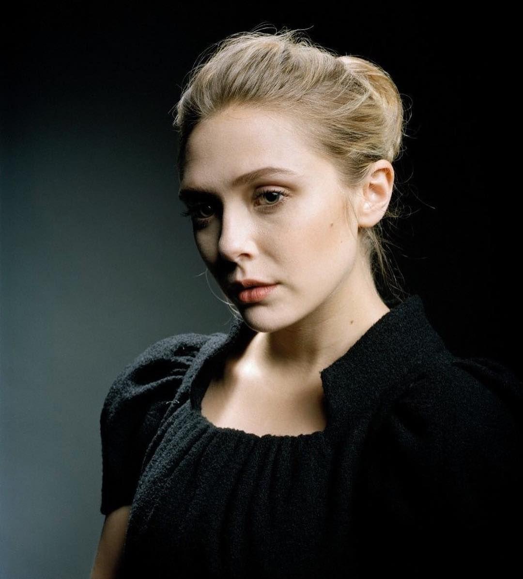 有没有伊丽莎白奥尔森复联绯红女巫的高清壁纸啊