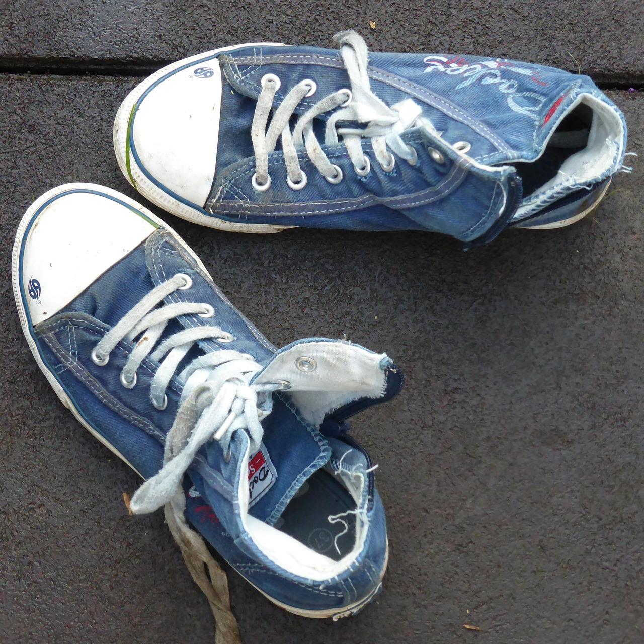 帆布鞋拿什么洗