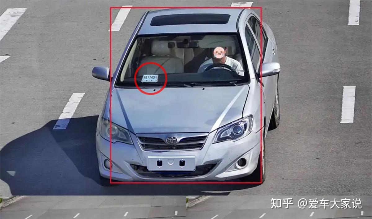刚提车,挂的临牌,不小心闯红灯了,会被拍吗?