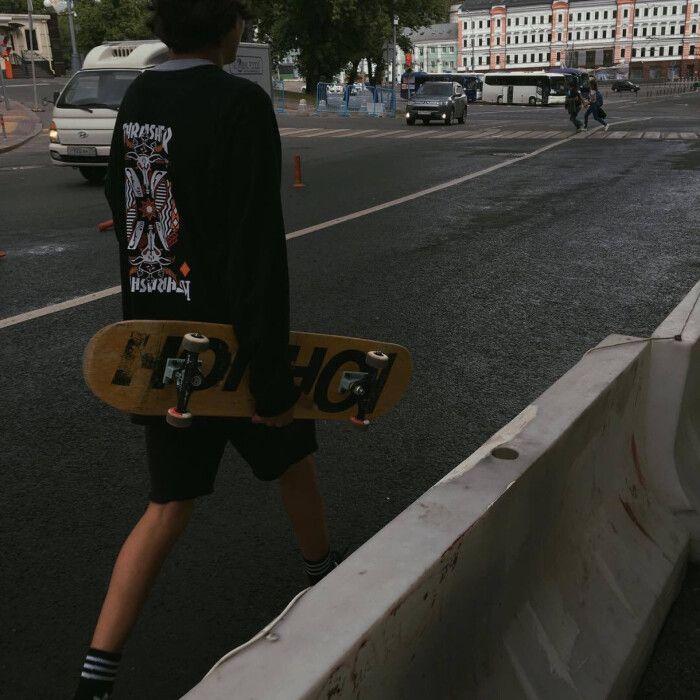 求关于滑板的情侣头像