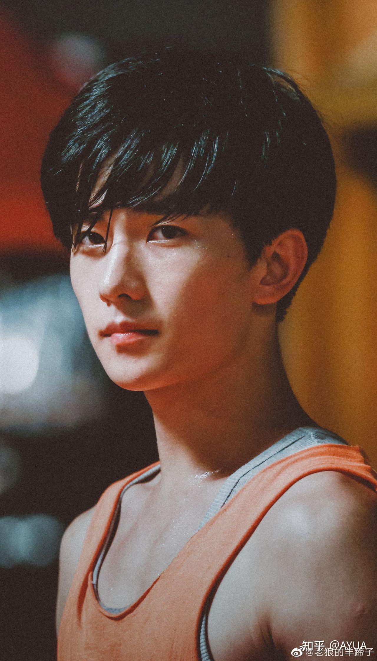 你觉得国内90后男明星中的神级颜值是谁?