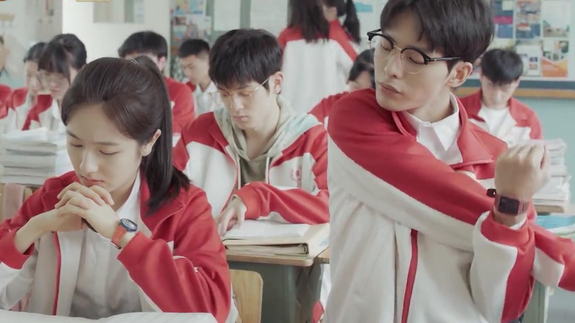 原来这就是和学霸同桌的体验别想打扰我学习赖冠霖李兰迪