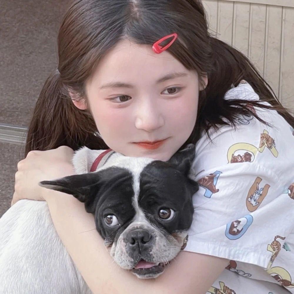 有没有爱笑女生真人头像最好是高清无水印的