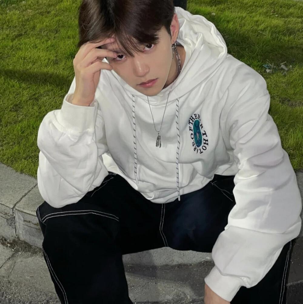 有哪些男孩子用的干净头像