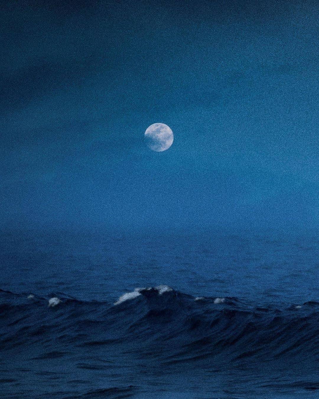 有哪些适合微信深色模式的聊天壁纸