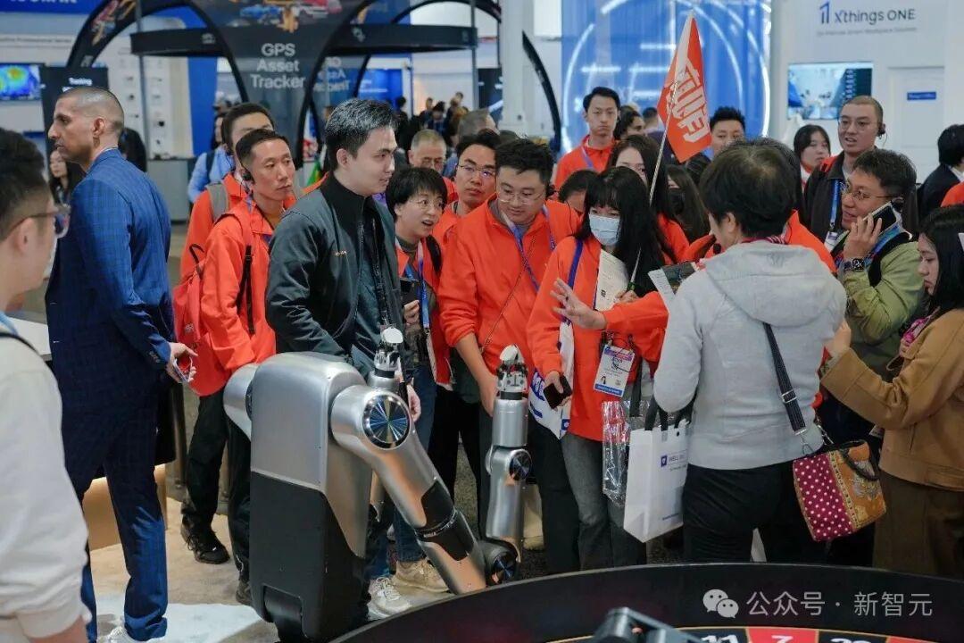 CES 新爆款!追觅具身智能扫地机,打破「人形唯一论」