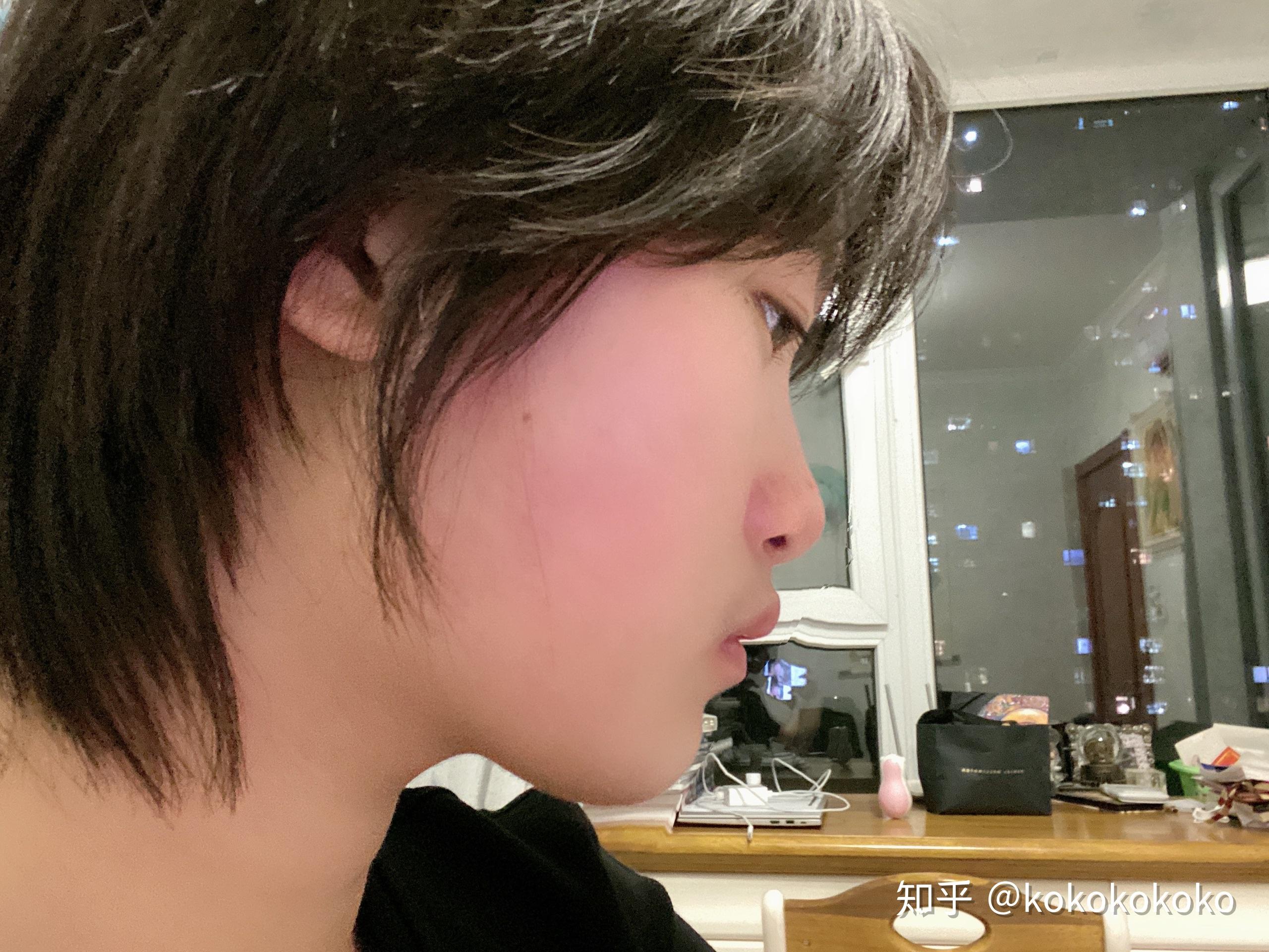 有一个超级扁平的侧脸是一种什么样的体验