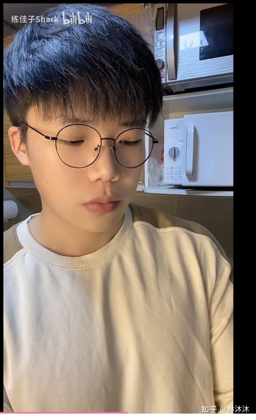 女生喜欢的男生一般都长什么样? - 知乎