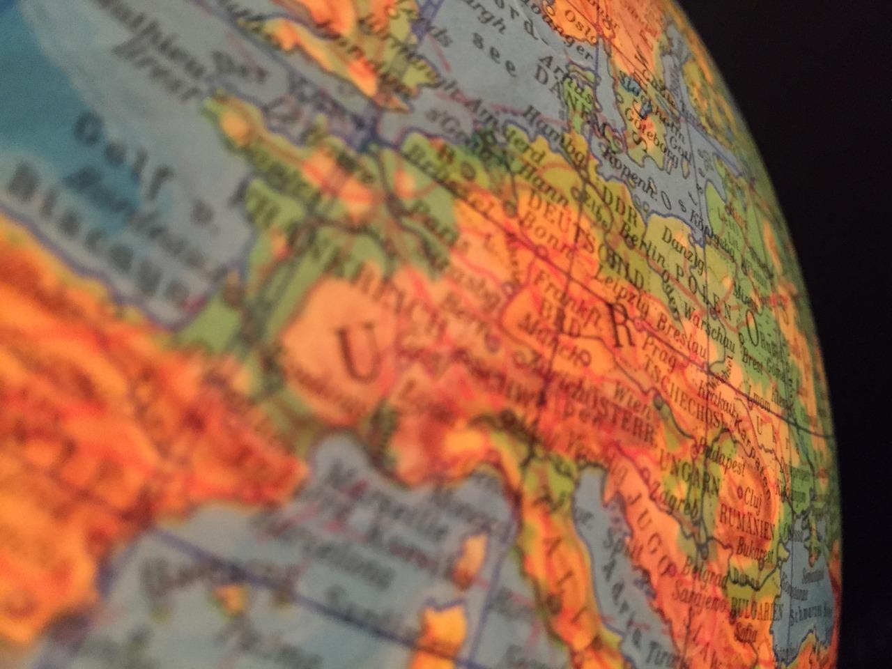 3. 环球周边配套