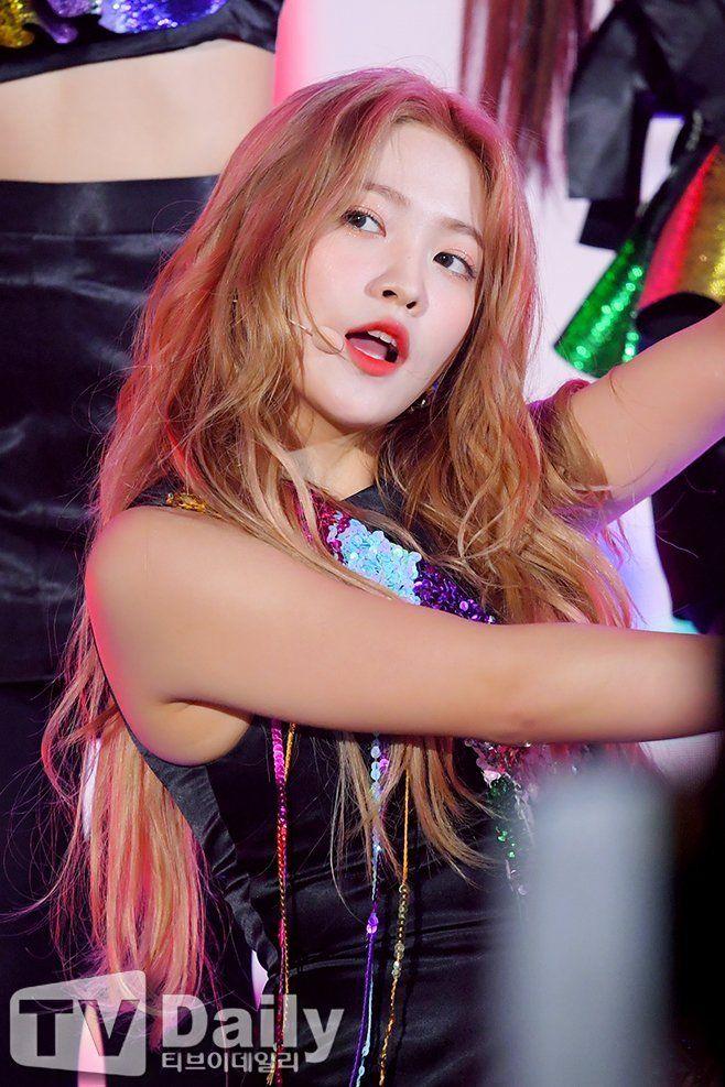 你们有没有觉得红贝贝的yeri在模仿jennie