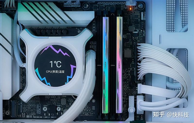 芝奇幻锋戟Z5 RGB DDR5-7200 24GB内存评测：稳上7800MHz、温度只有56度