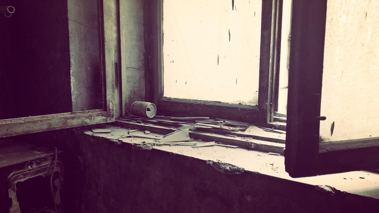 2. 窗台倾斜标准