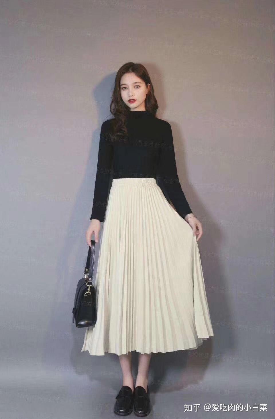 米色半身裙配什么颜色毛衣