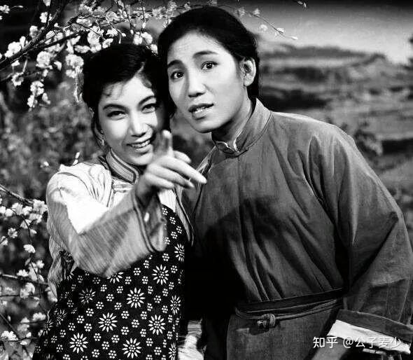 赵丽蓉去世22周年!60岁儿子罕露面满头白发,回故居悼念引人泪目 - 知乎