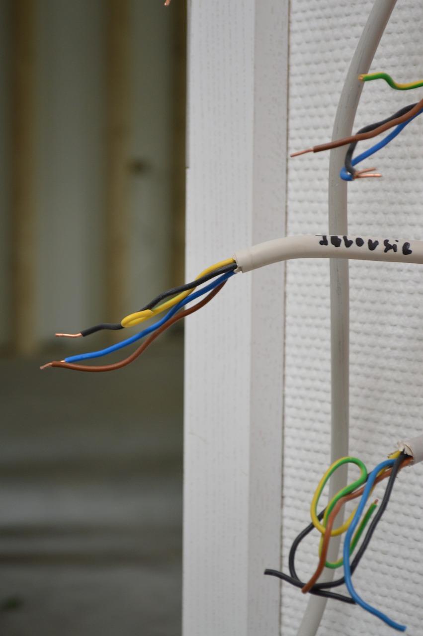 3. 弱电电压等级