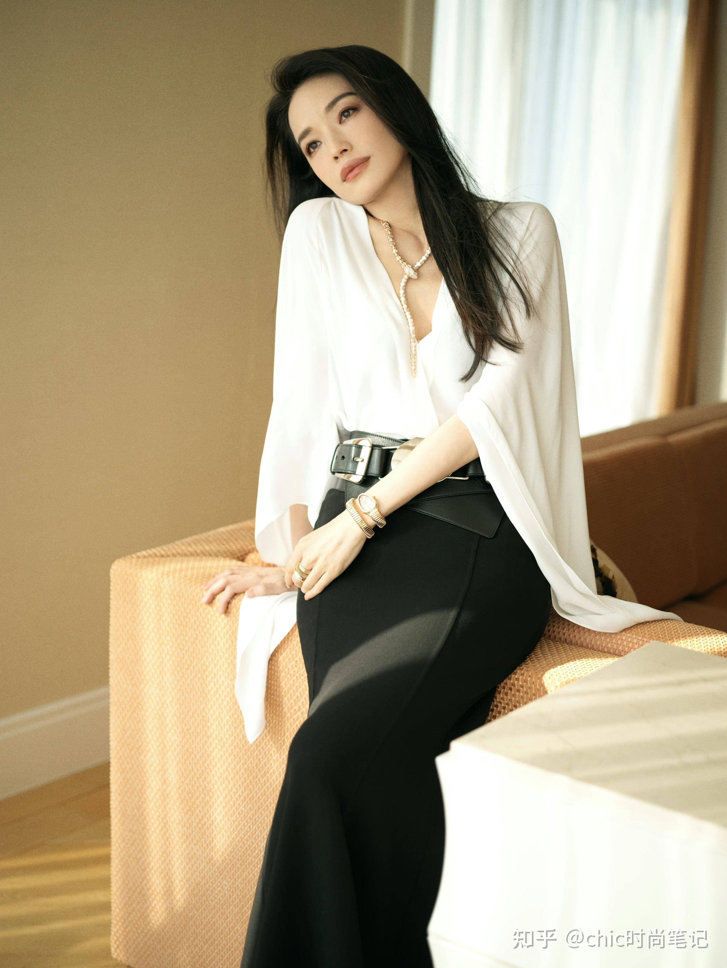 如何评价舒淇的美?希望留下年龄和性别.最主要的是性别?