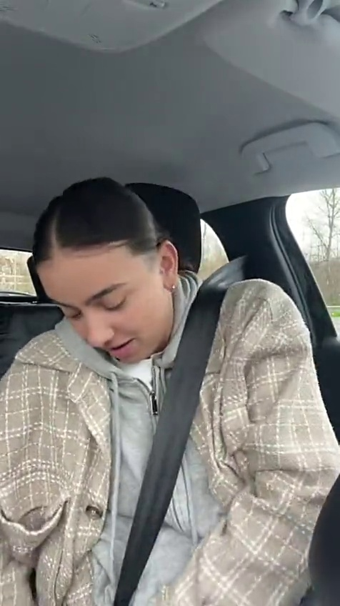 妹子模仿某些男生开车,每个动作都是精心设计过...