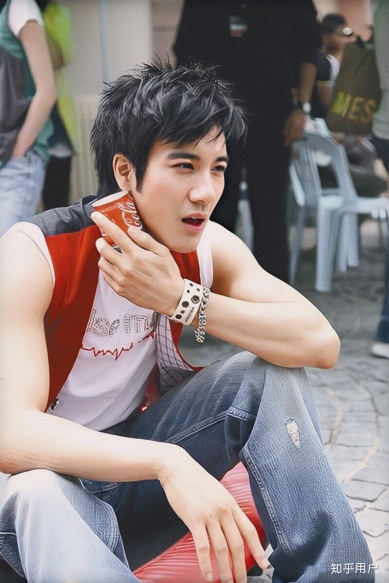 戚薇喜欢王力宏如果王力宏知道了他会怎么看呢