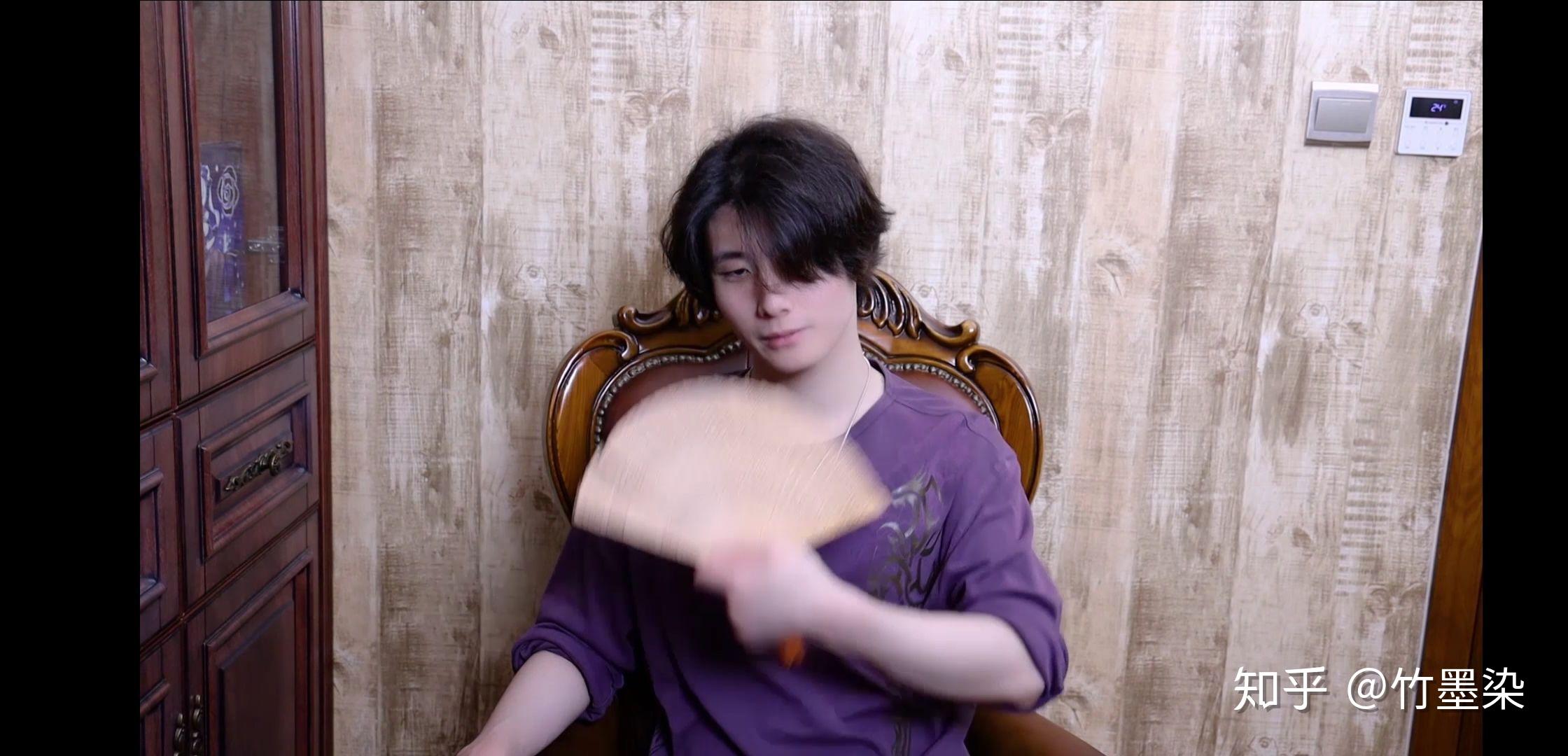 如何评价纯黑gk的长相