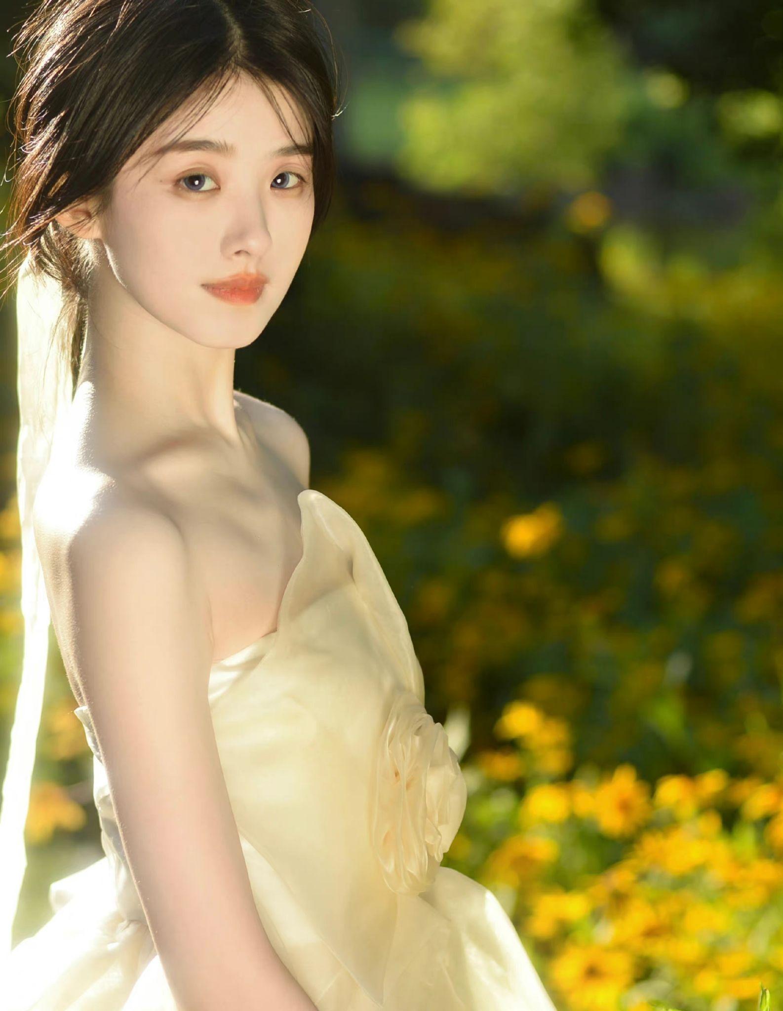 网红素人美女壁纸图片