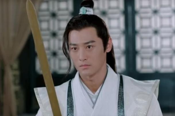 昆仑三圣何足道全面对比丐帮帮主耶律齐,(武功,文才,相貌,气质)你们