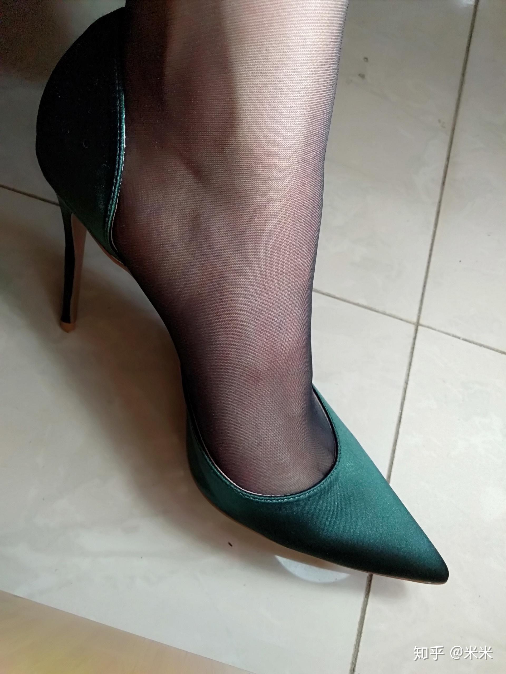 为什么灰丝会比黑丝肉丝更有高级感?