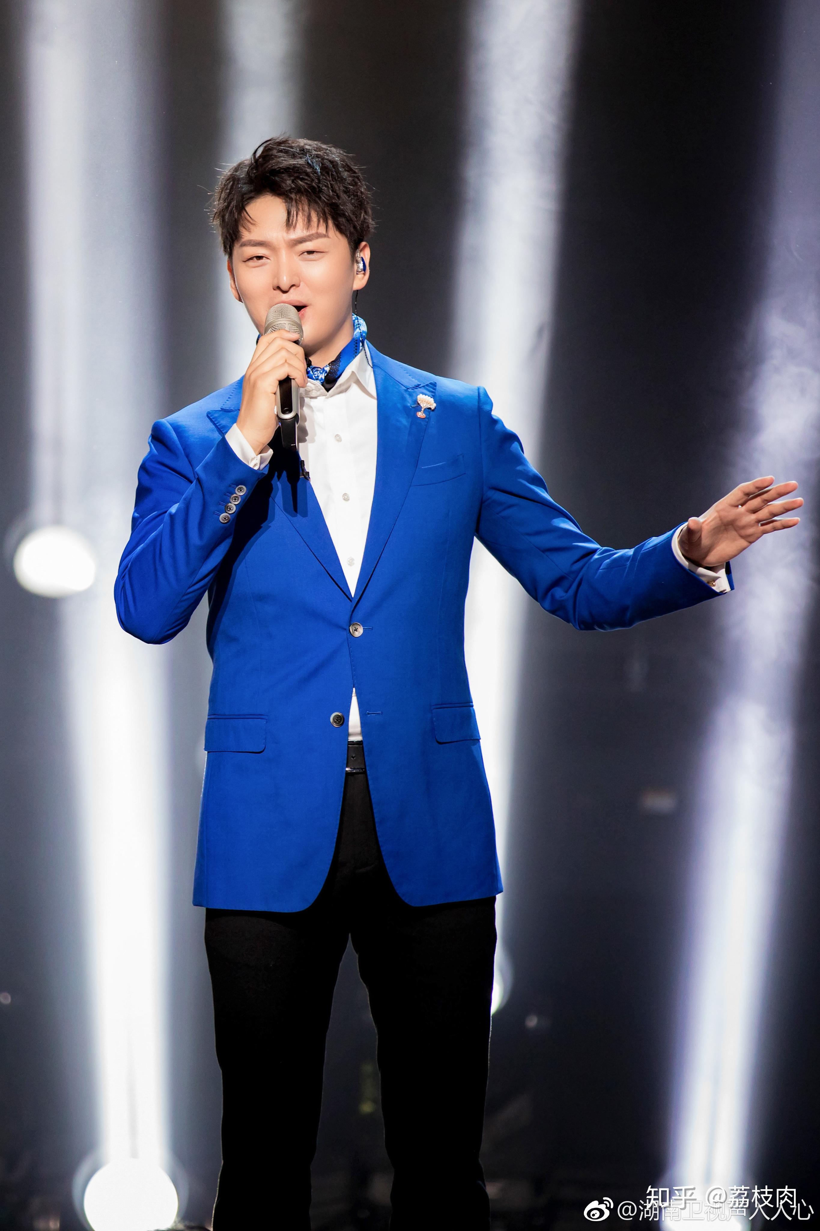 芒果的 cody 和 tony 老师都有什么绝佳的造型? - 知乎