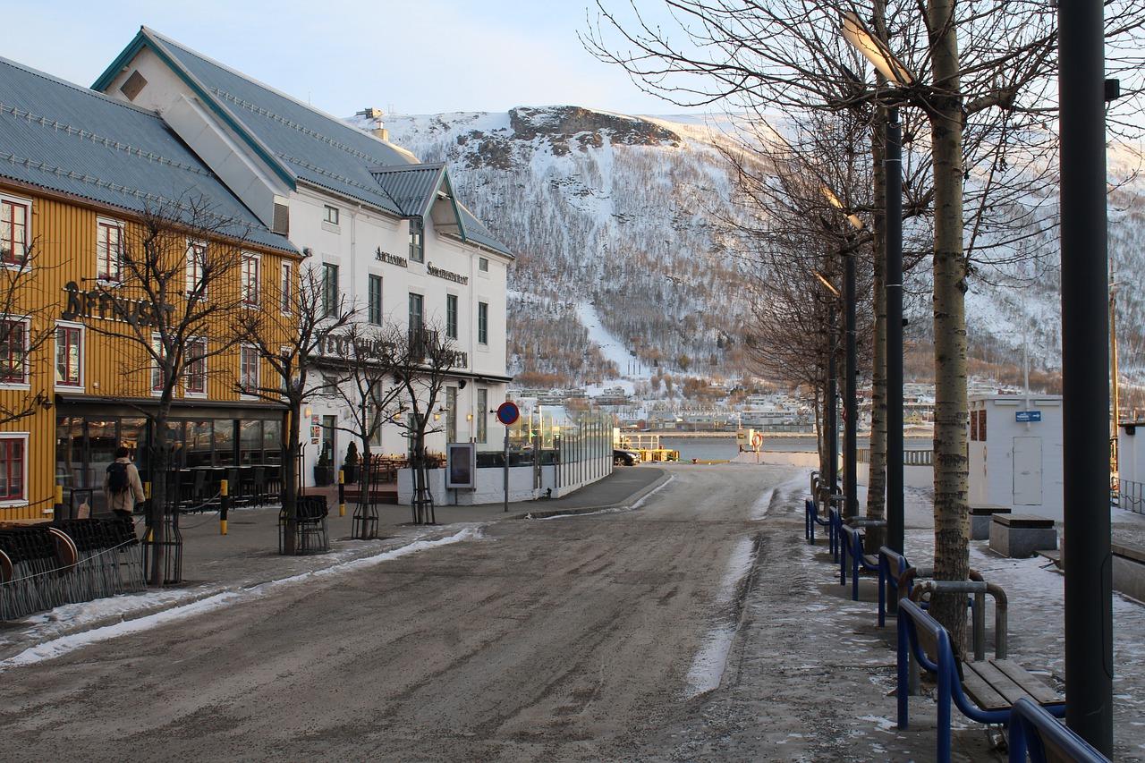 3. 便捷交通枢纽旁