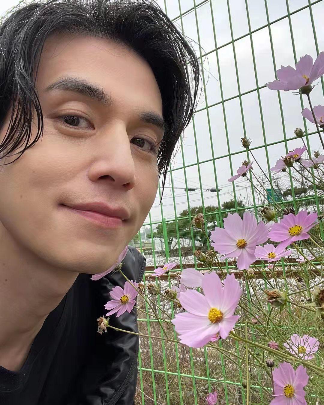姐妹们有李栋旭的高清无水印图片吗