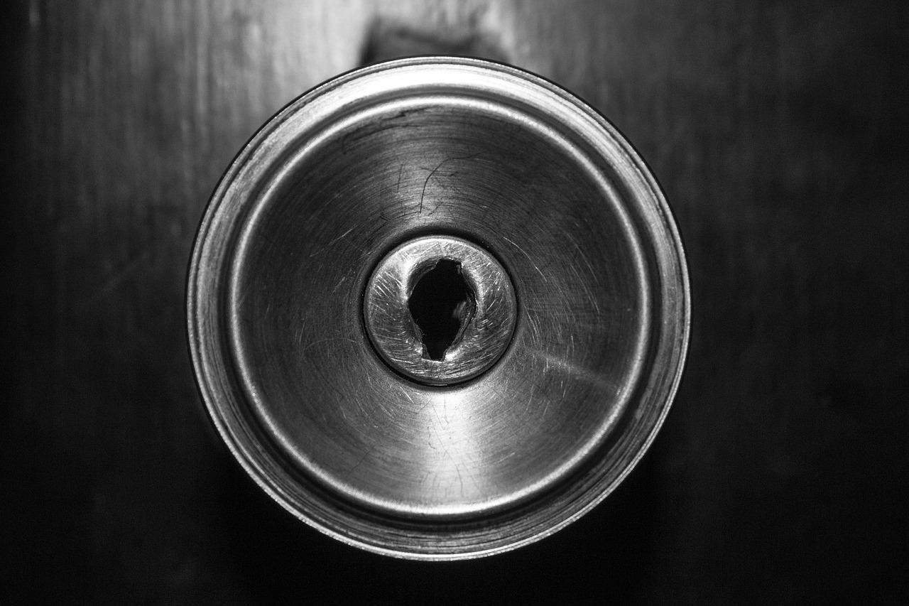 1. 锌钢材质特性