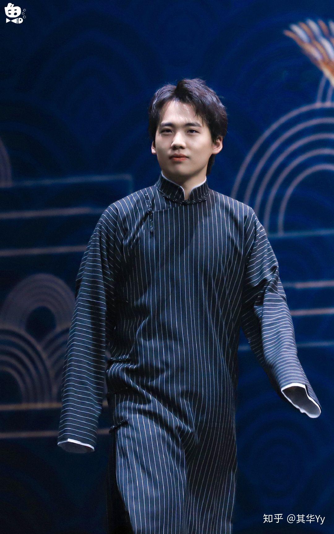 有没有郭麒麟的帅照呀