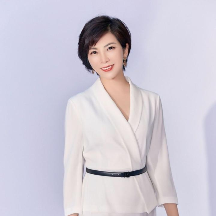 女主持人惊艳往事