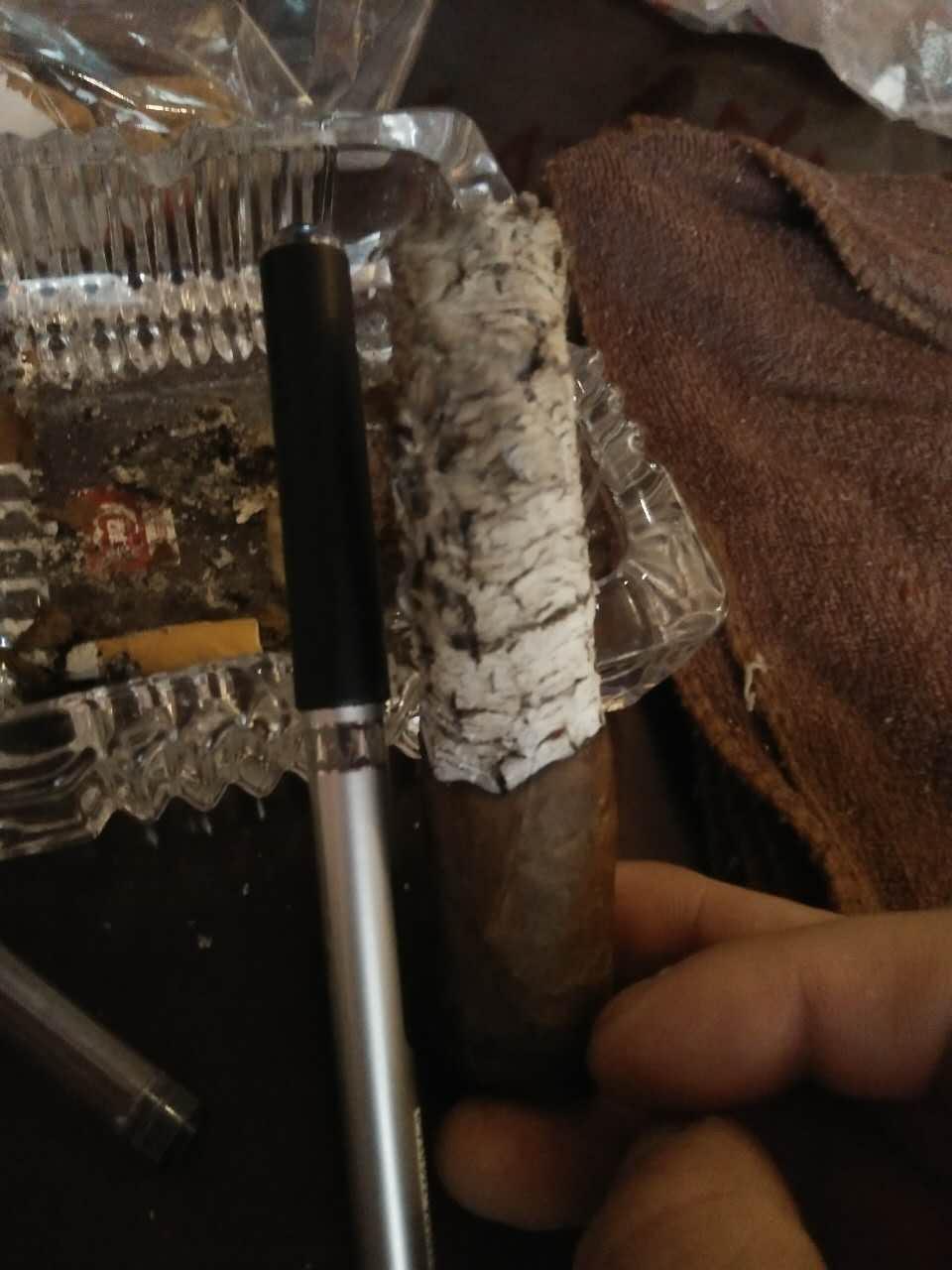 雪茄和四川的叶子烟有什么具体的区别