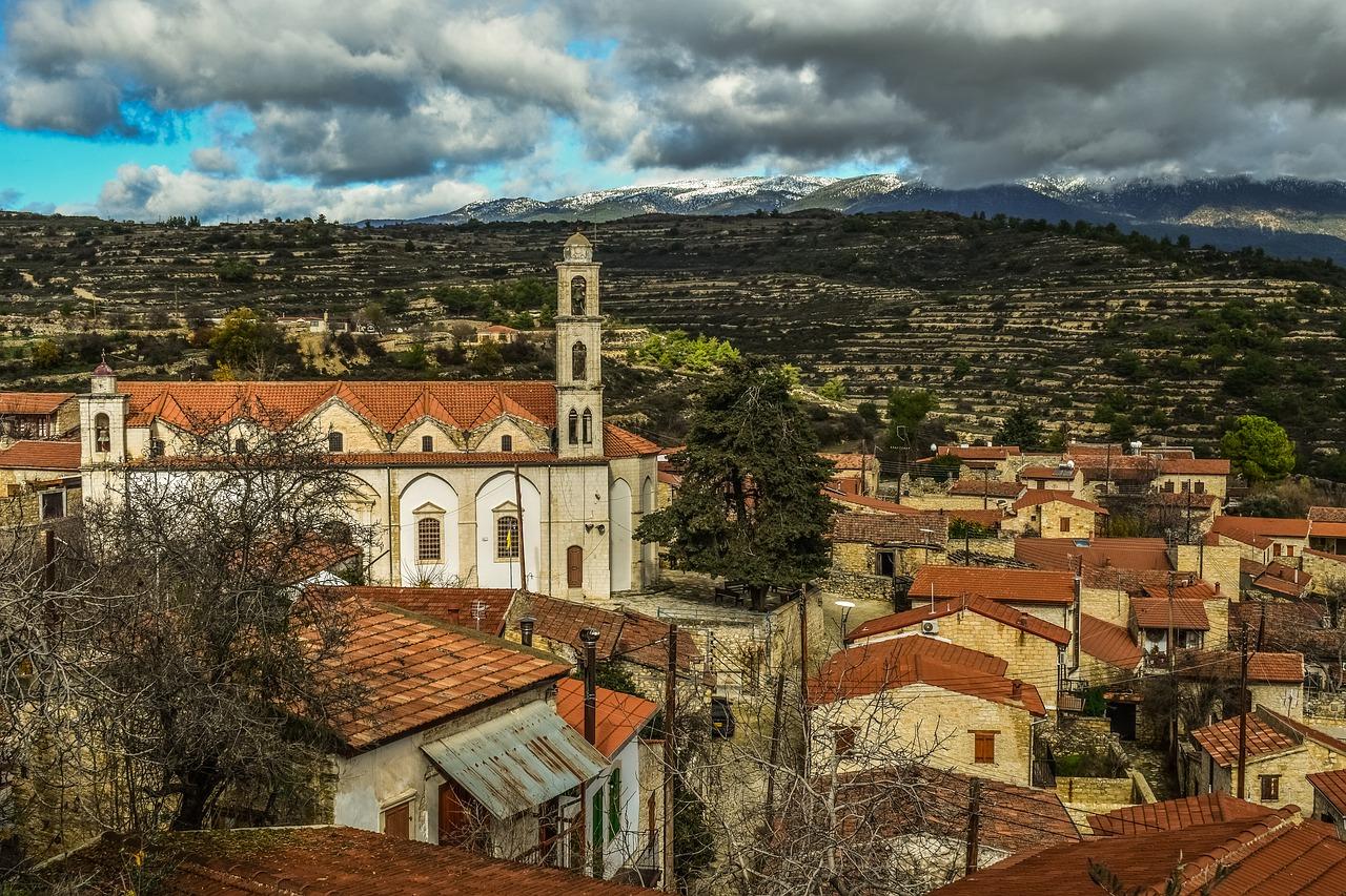 3. 深入村史揭秘