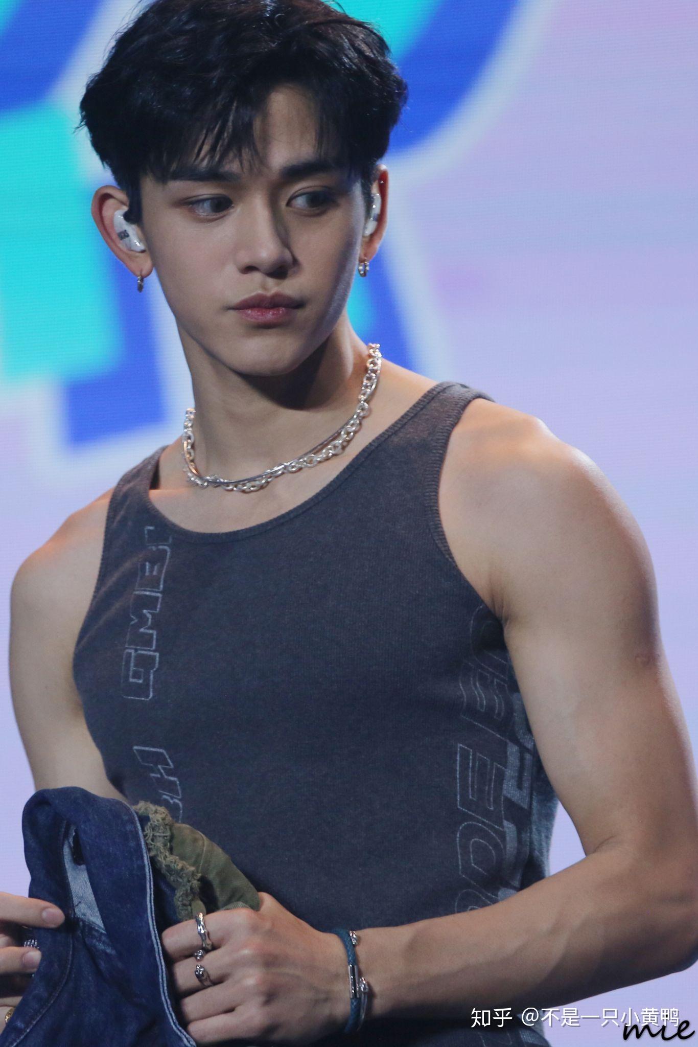 有无黄旭熙生图或者立得自拍