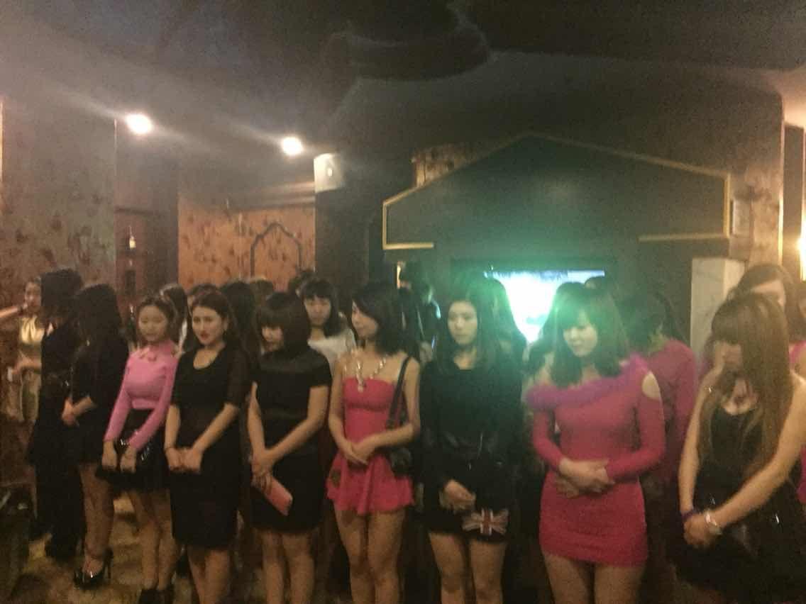 男生怎么看待在ktv陪酒的女生