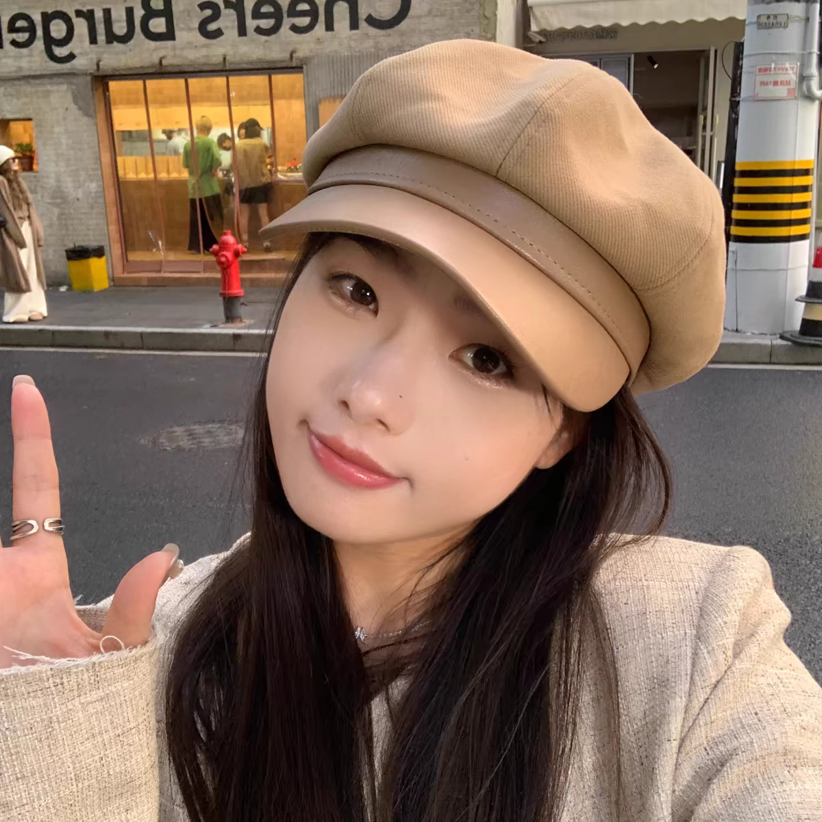 女生戴贝雷帽该怎么搭配才出众
