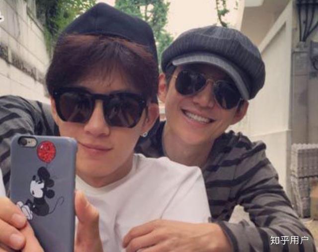 井柏然李维嘉何炅是不是gay