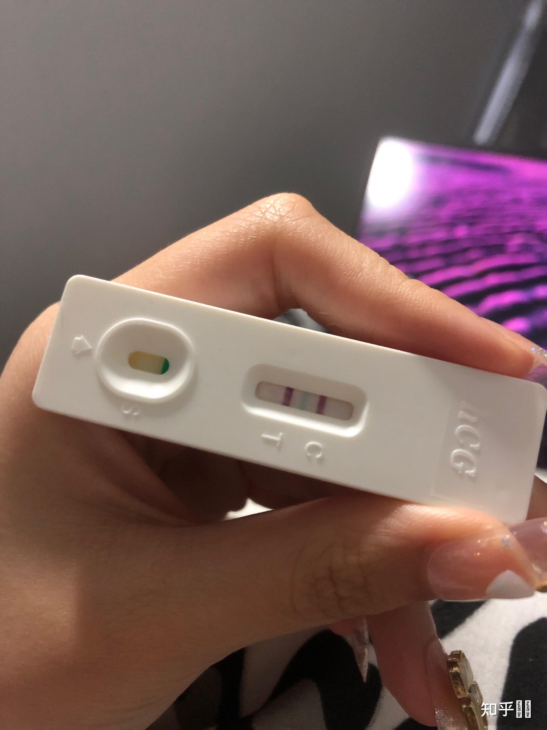 请问用验孕棒测出是这样的怀孕了吗
