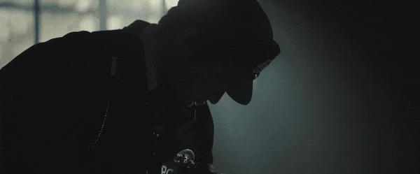 《爆弹》票房口碑双爆！现象级悬疑黑马