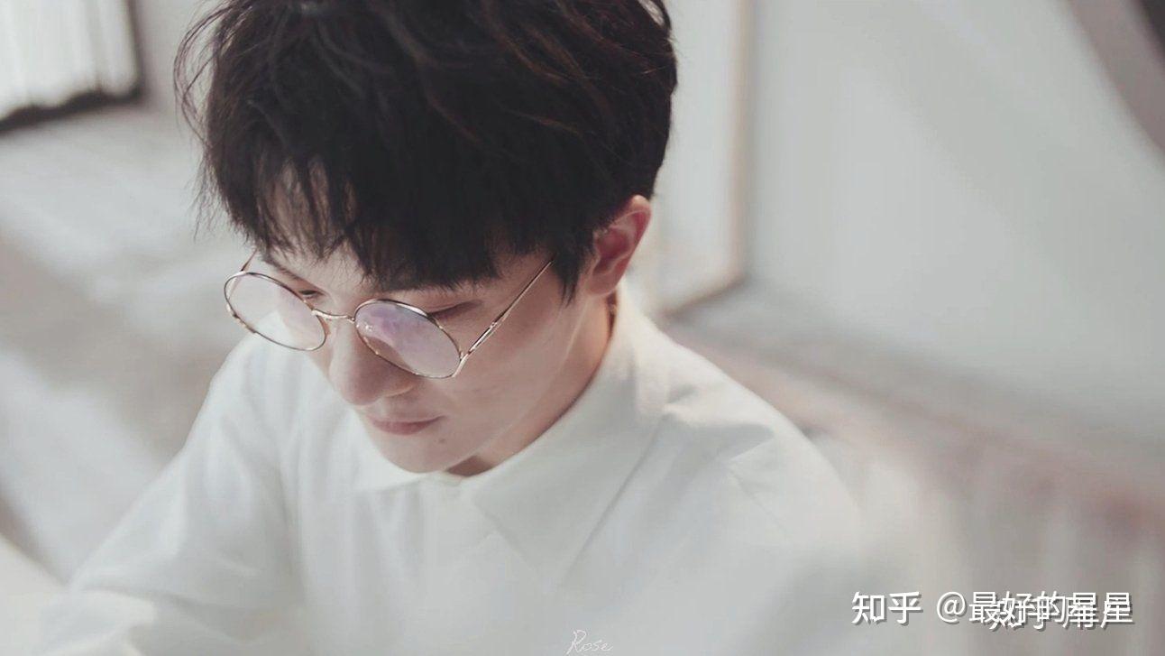 有没有周深电脑壁纸呀