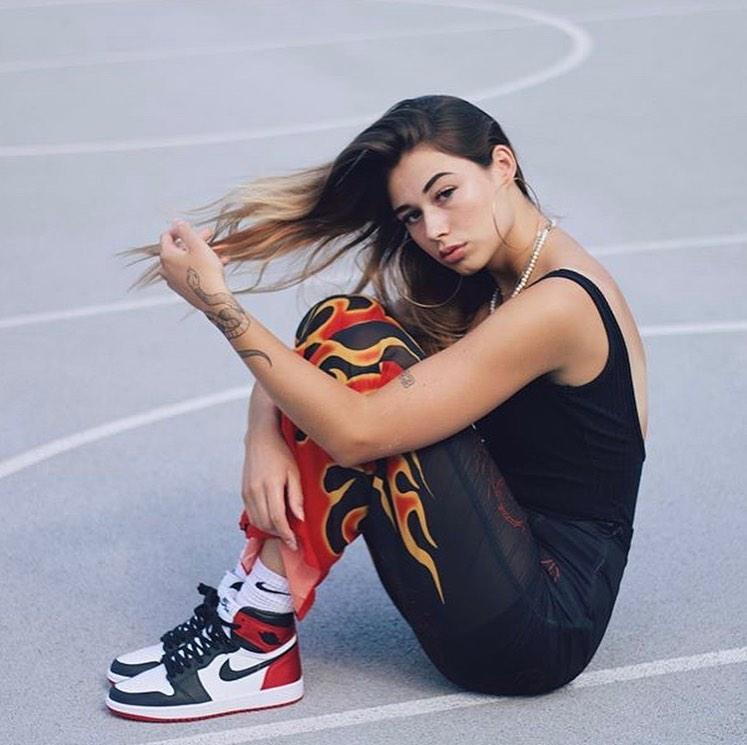 女生如何搭配aj? - 知乎