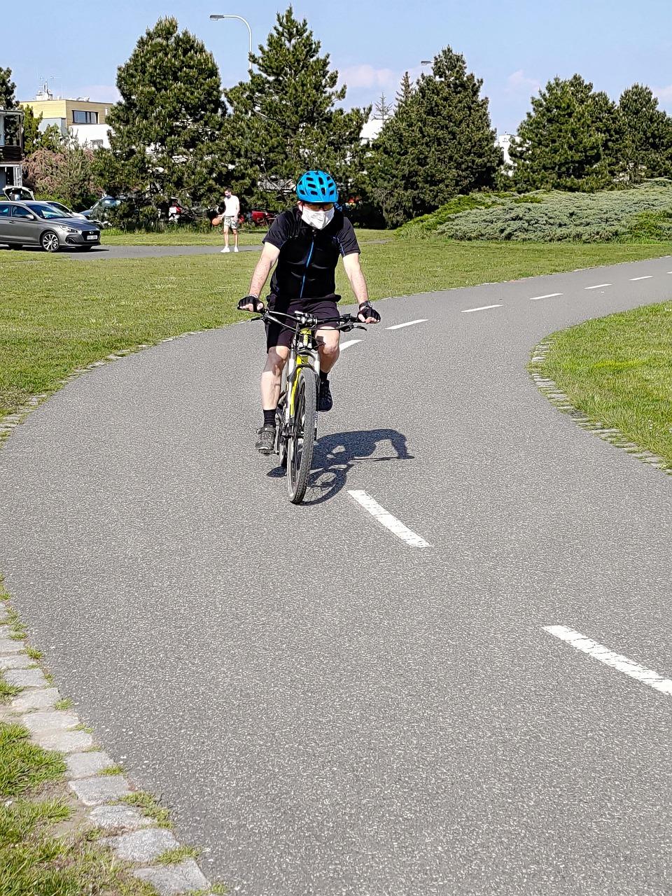 单车挑战，勇敢前行