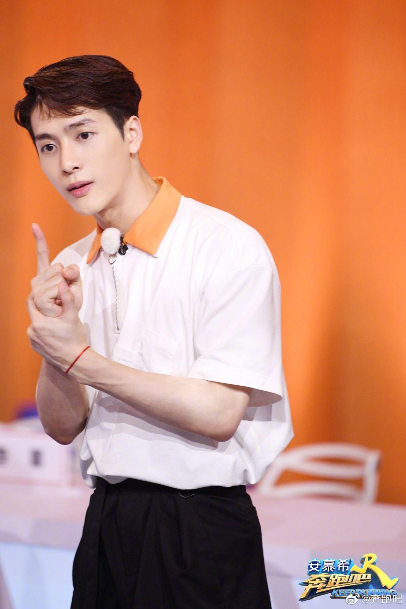 如何评价王嘉尔在奔跑吧第四季中的表现