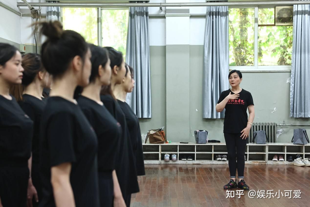 中戏英皇演艺学堂首期班圆满结业!暑假班报名开启!强强联手培养演艺人才 - 知乎